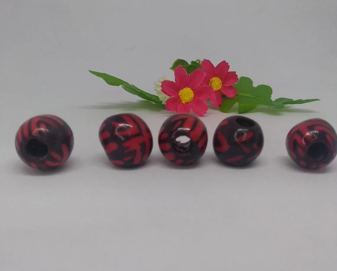 Bombona Ball Beads. 30 Patterned Multicolored Pieces.