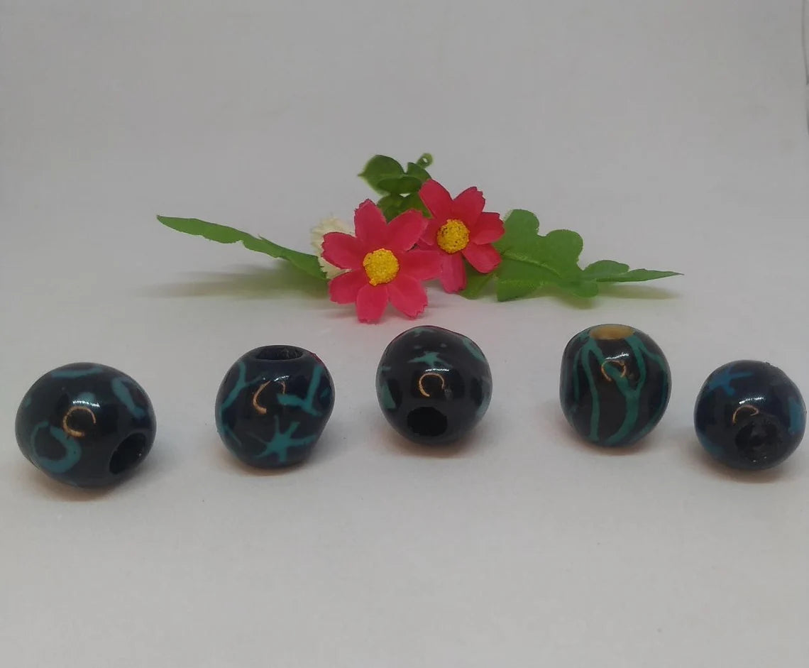 Bombona Ball Beads. 30 Patterned Multicolored Pieces.