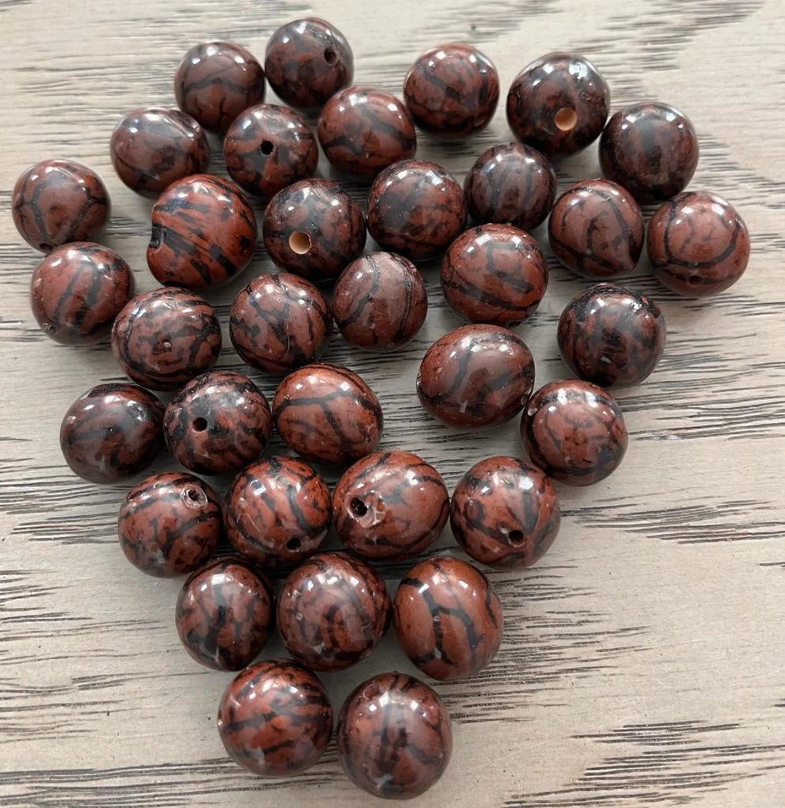 Bombona Ball Beads. 30 Brown Pieces.
