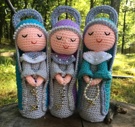 Crochet Virgin Mary. Amigurumi