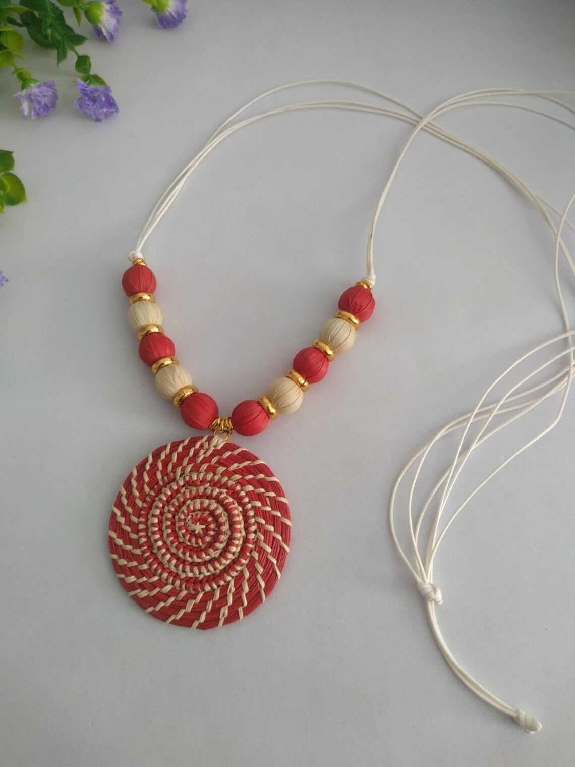 Iraca Palm Pendant Necklace and Earrings Set in Red and Beige Color