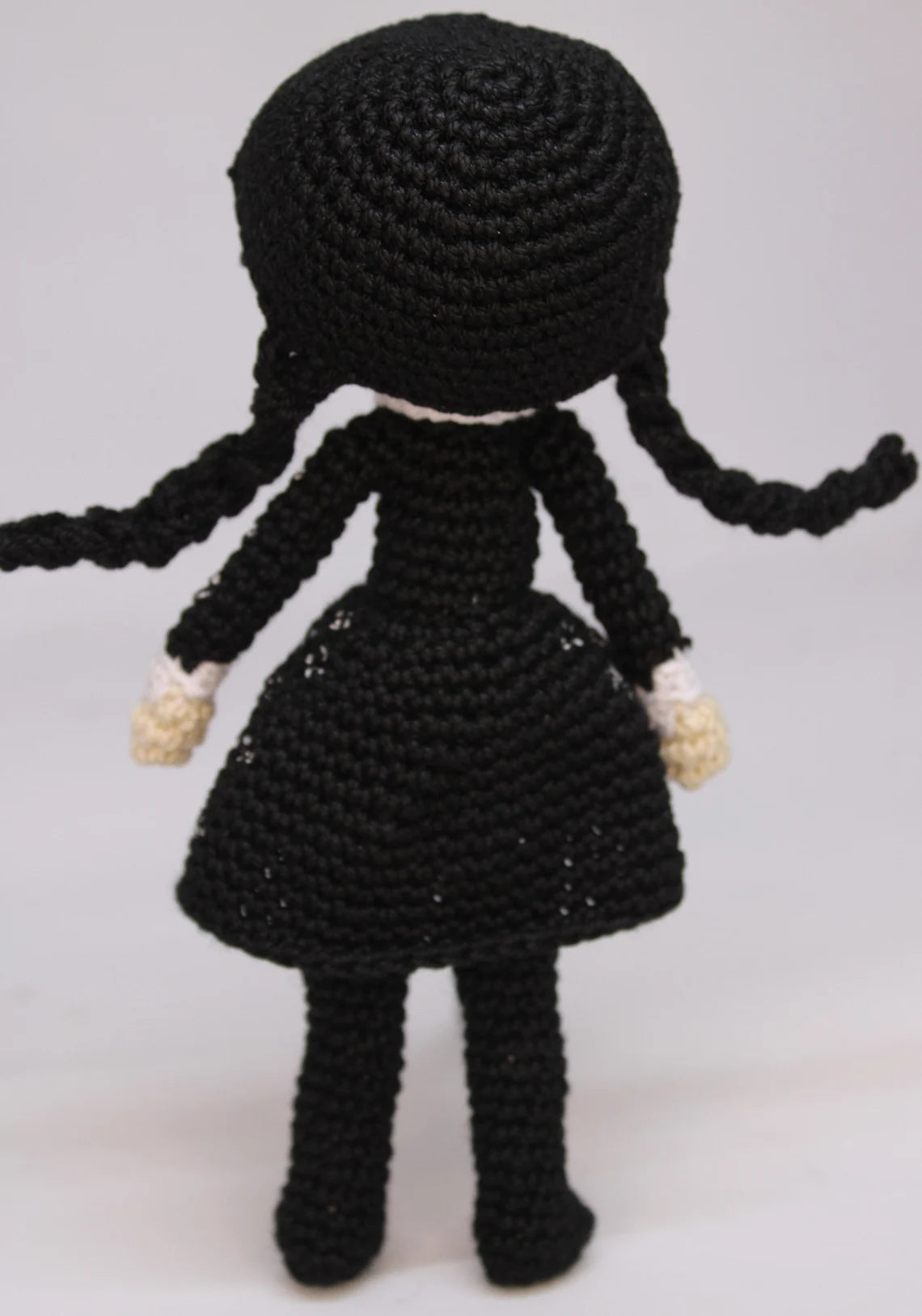 Crochet Wednesday Addams. Amigurumi