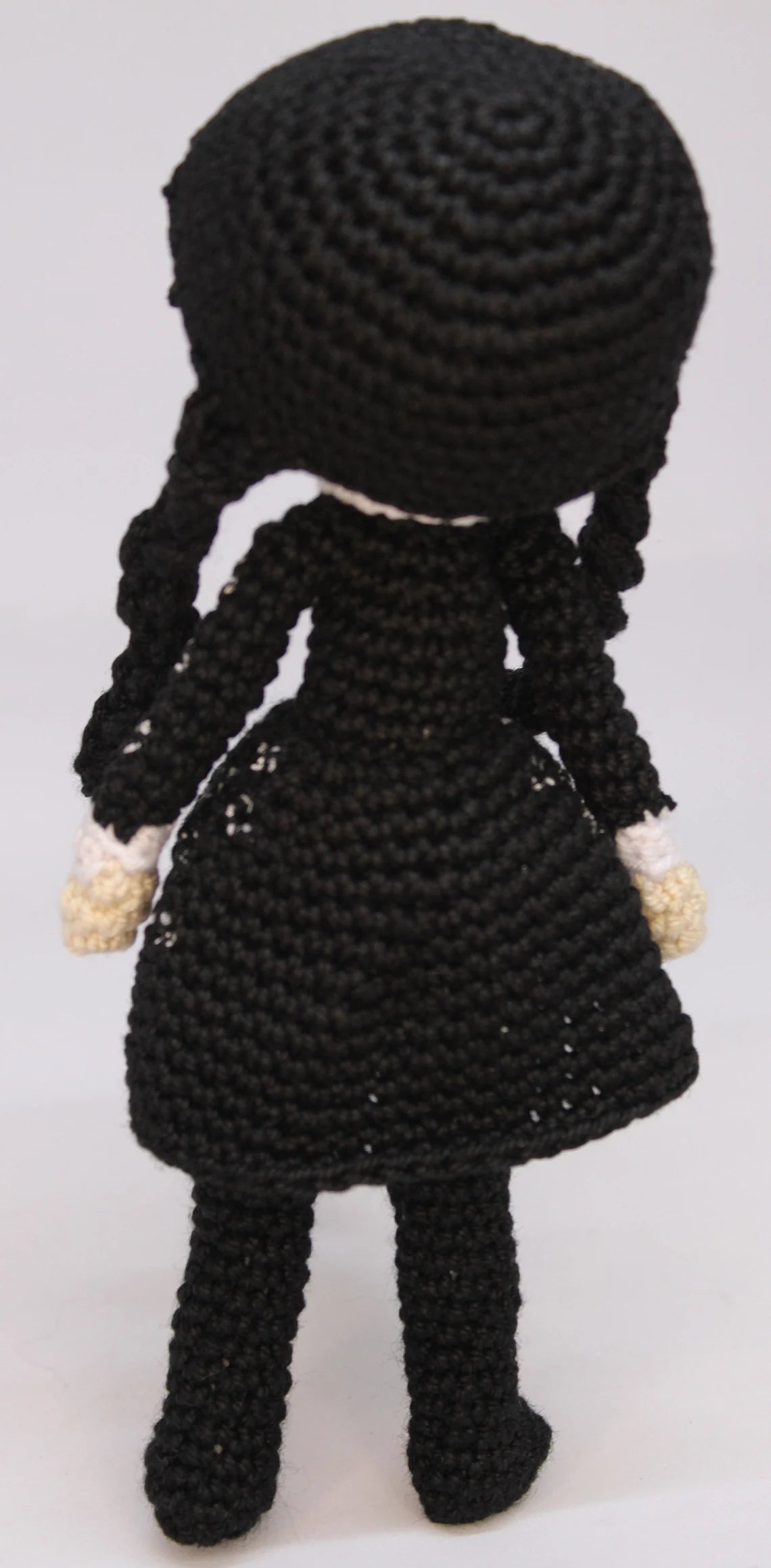 Crochet Wednesday Addams. Amigurumi