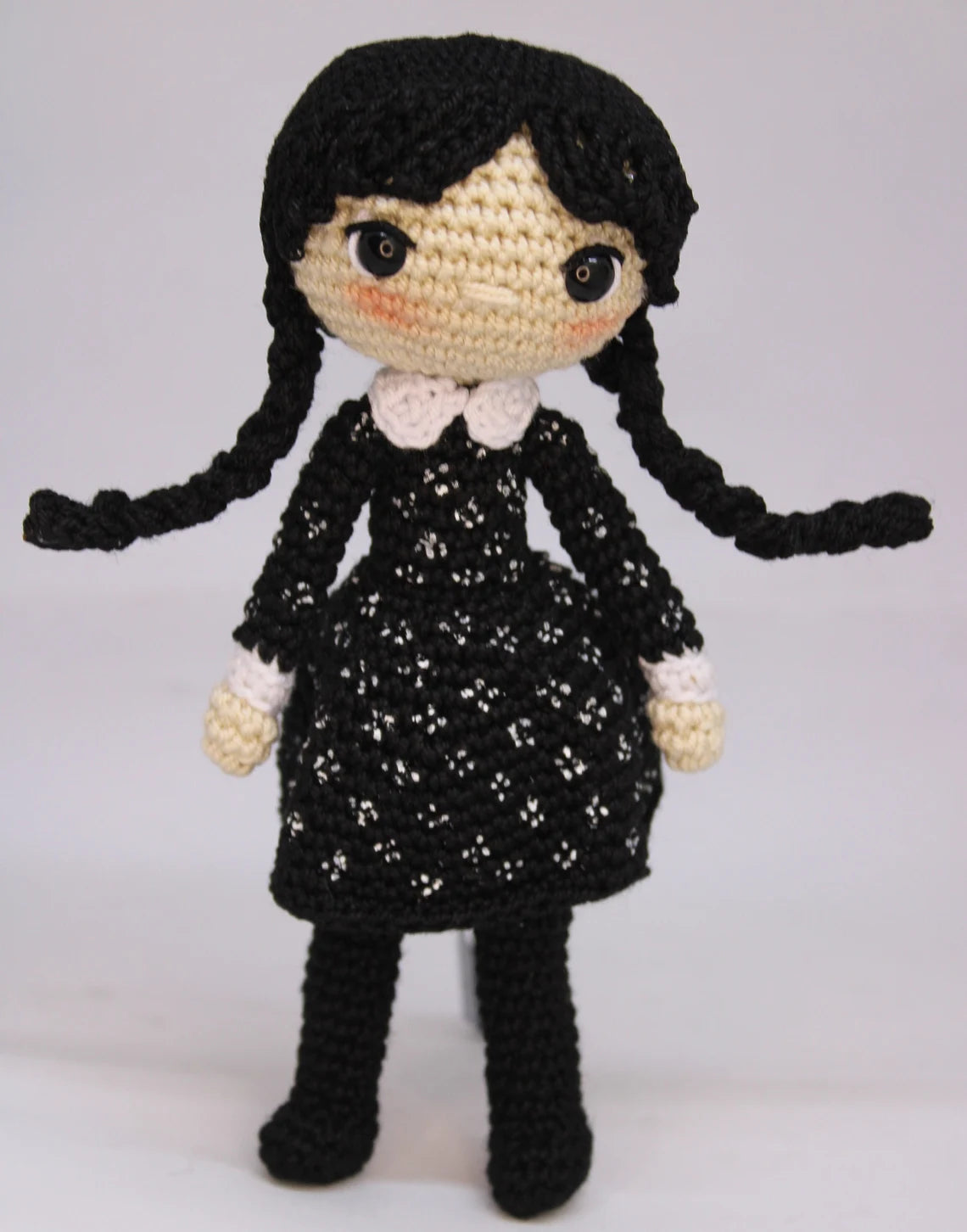 Crochet Wednesday Addams. Amigurumi