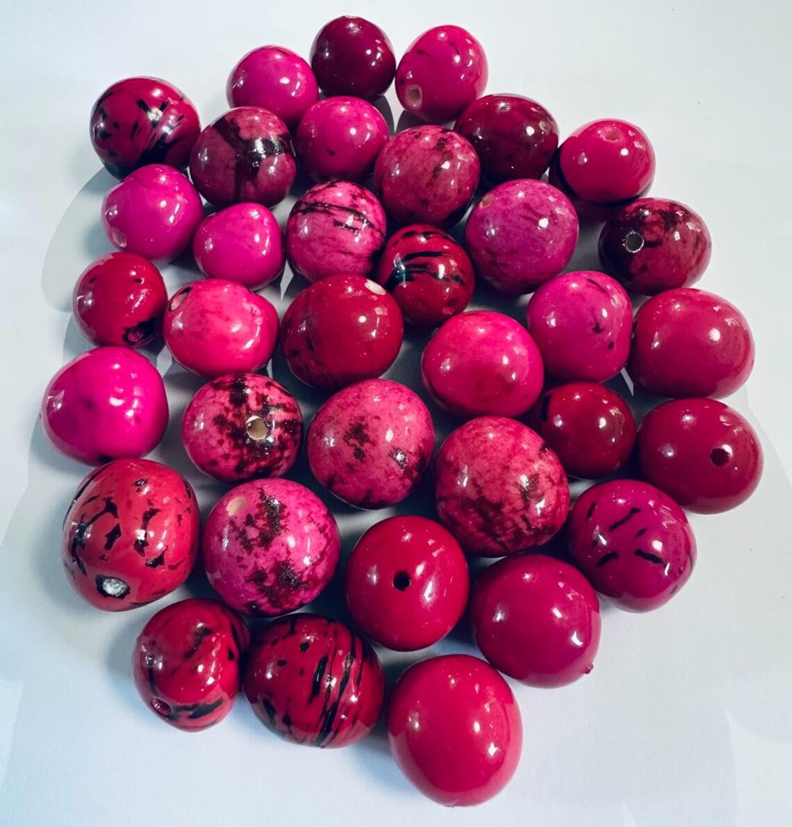 Bombona Ball Beads. 30 Pink Pieces.