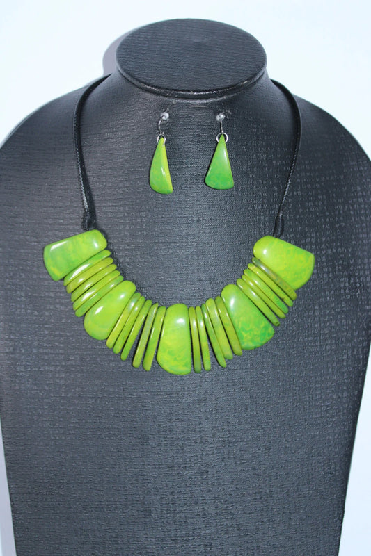 Tagua Necklace and Earrings Set in Green Color.