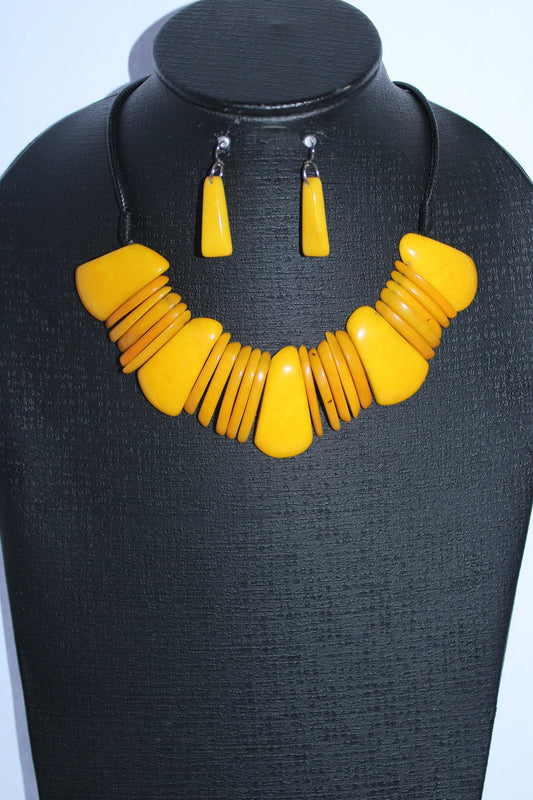 Tagua Necklace and Earrings Set in Yellow Color.
