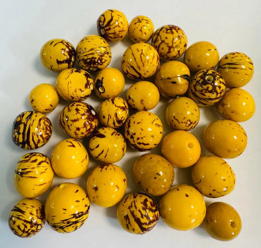 Jewelry Beads Handmade with Tagua Nut from Colombia  30 Yellow Bombona Balls - Seeds, Big Size, 2 - 2.5 cm.