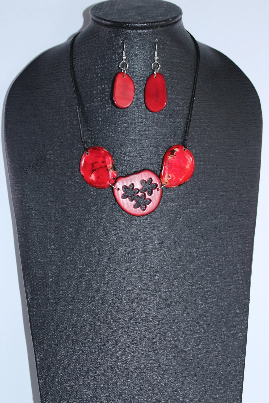 Tagua Pendant Necklace and Earrings Flower Cut Set in Red Color