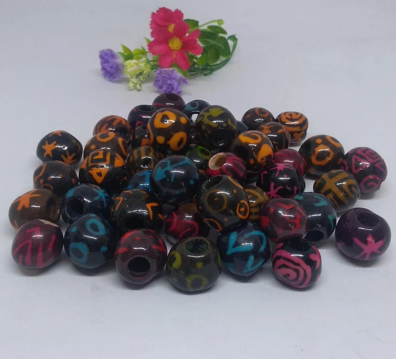 Bombona Ball Beads. 30 Patterned Multicolored Pieces.