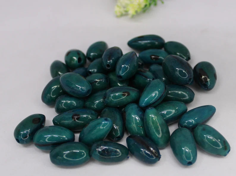 Camajuro Beads. 30 Turquoise Pieces.