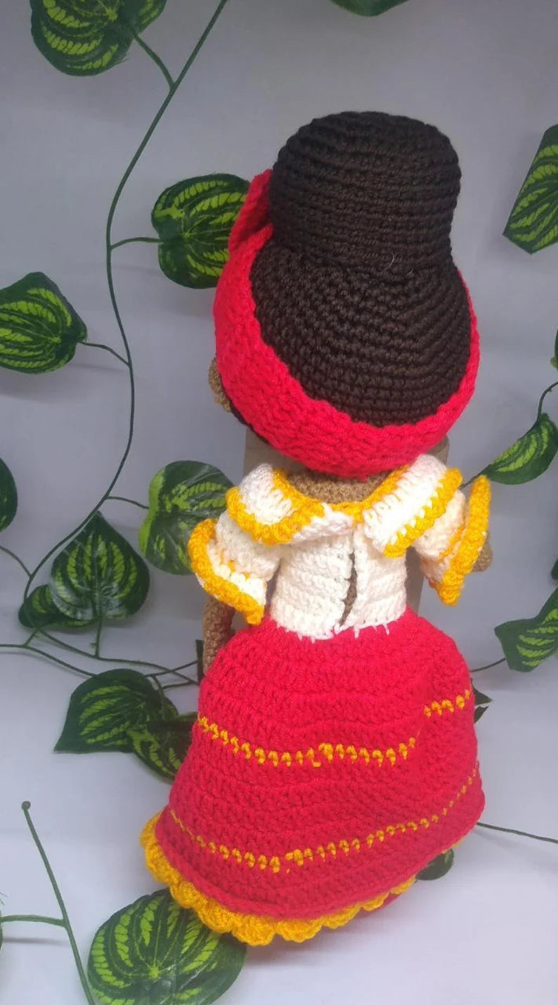 Crochet Dolores Madrigal. Encanto Amigurumi