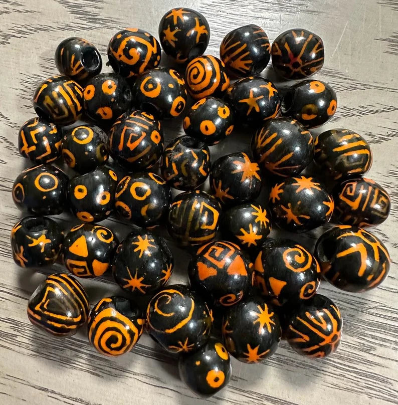 Bombona Ball Beads. 30 Yellow and Black Patterned Pieces.