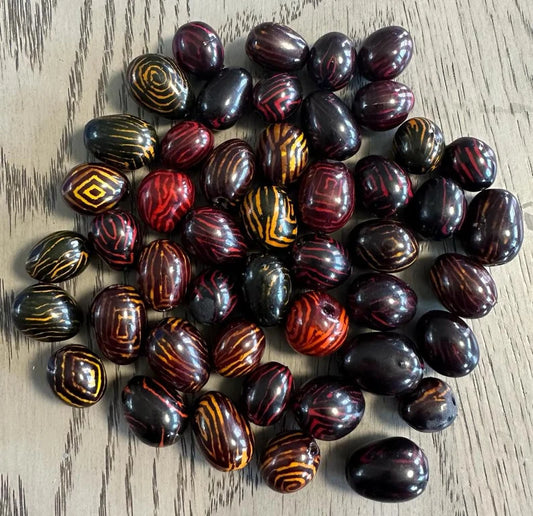 Bombona Ball Beads. 25 Multicolored Patterned Pieces.