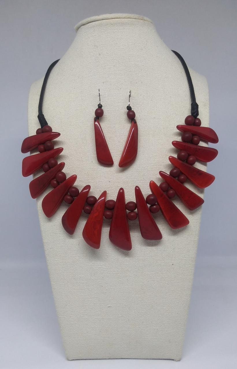 Valentine's Gift  Red tagua necklace and earrings set. Jewelery red necklace. Totally Handmade. Natural and Organic Jewelry. Valentines Day