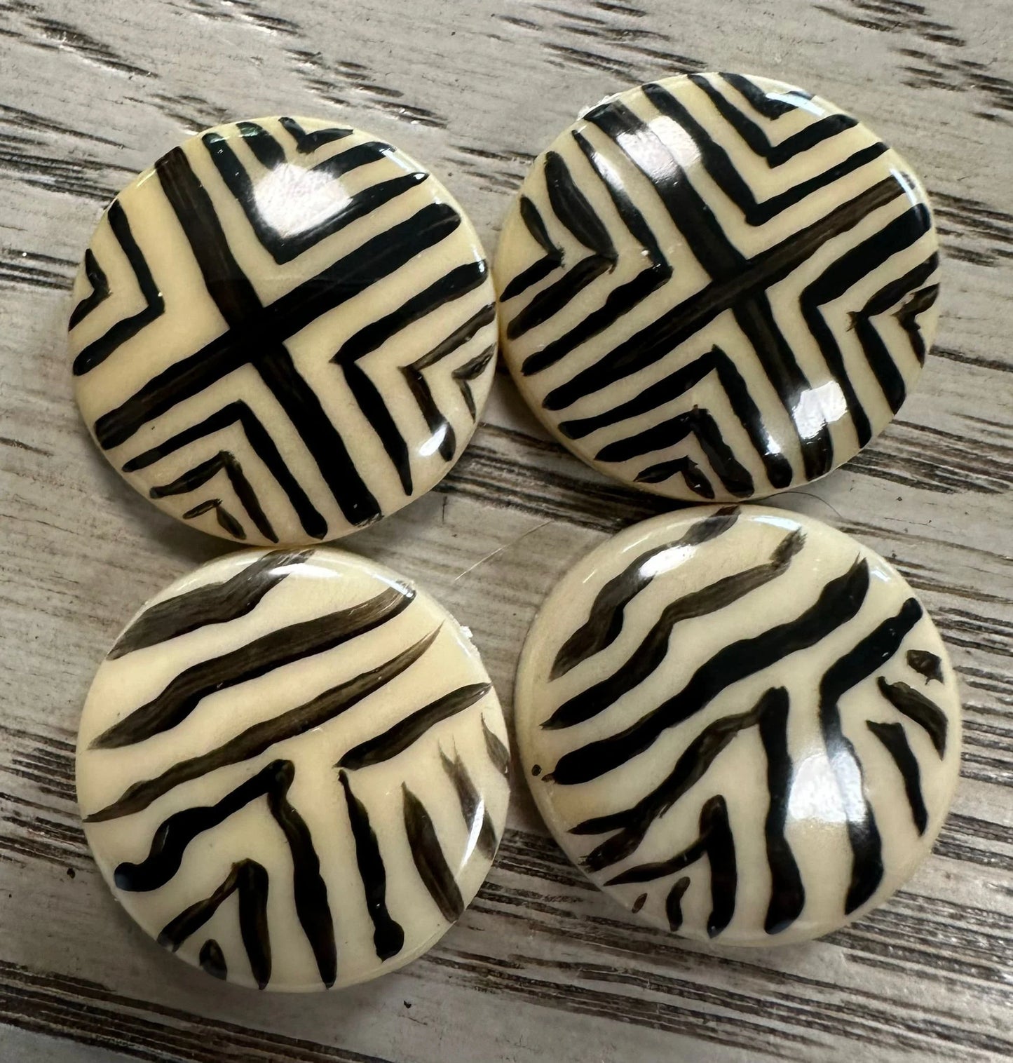 Tagua Disc Beads. 20 Beige Handpainted Pieces.