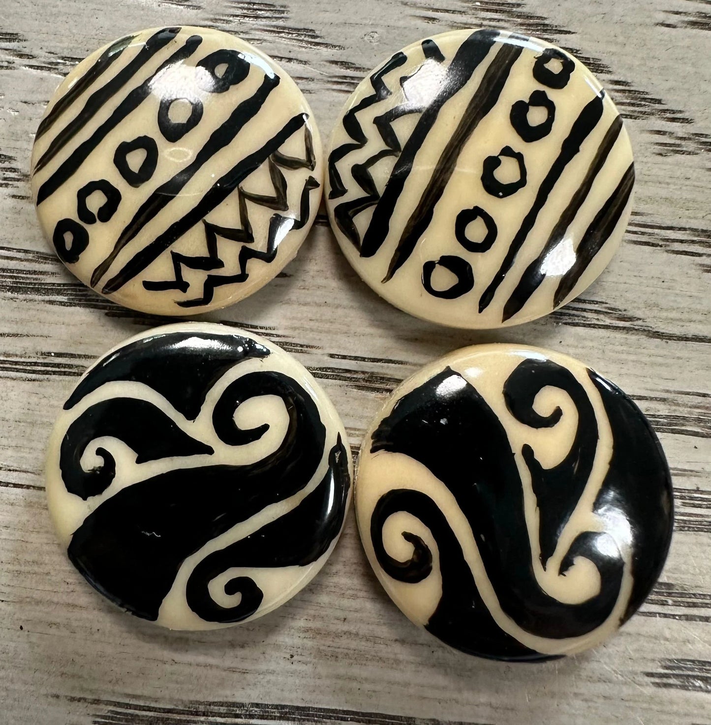 Tagua Disc Beads. 20 Beige Handpainted Pieces.