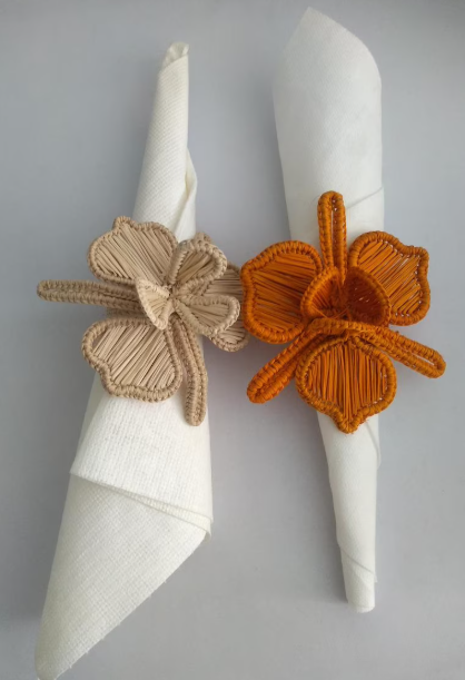 Napkin Holder. Handmade Set of 6 Napkin Rings in Beige and Mustard Color. Handmade with Iraca Palm from Colombia Handmade to Order.