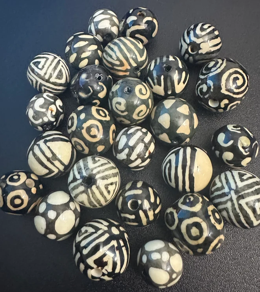 Seed Beads Beige & Black Bombona Seed from Colombia 20 pcs Eco Sustainable Jewelry Making DIY Ethical Jewelry Beading Carving Bead Shop