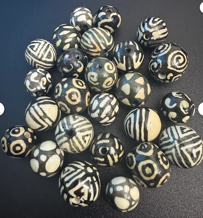 Seed Beads Beige & Black Bombona Seed from Colombia 20 pcs Eco Sustainable Jewelry Making DIY Ethical Jewelry Beading Carving Bead Shop