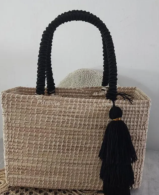 Handwoven straw bag with iraca palm | Straw bag for her. Indigo-style bag. Eco-friendly. Handmade in Colombia. Bohemian style.
