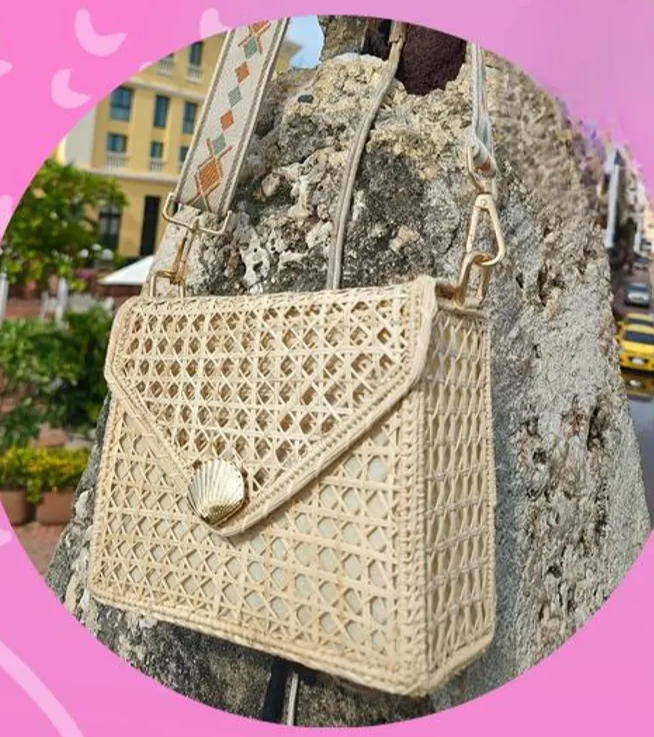 Handwoven straw bag made from iraca palm | Straw bag for her Rattan ribbed bag basket Eco-friendly Handmade in Colombia Bohemian style.