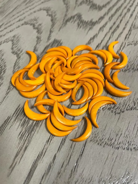 Crescent Moon Charms Beads. 15 Pieces in Honey Yellow Tagua Nut from Colombia. Size: approx. 2x1 cm. Jewelry Making Side Drilled 2 Holes