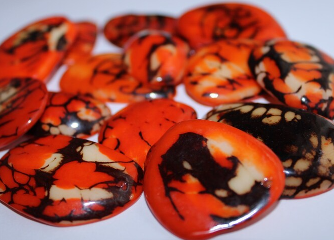 Orange Tagua Oval Beads. Natural Seed from Colombia Rainforest. 15 Beads 3 x 4cm. Aprox. Top Drilled. Natural Jewelry Making.