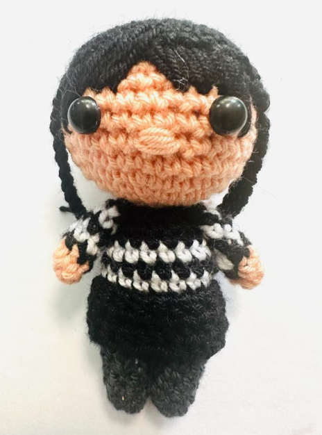Wednesday Addams, Wednesday mini doll, Crochet amigurumi, Amigurumi doll, Horror gothic doll, handmade doll, amigurumi. Size: 11 x 6 cm