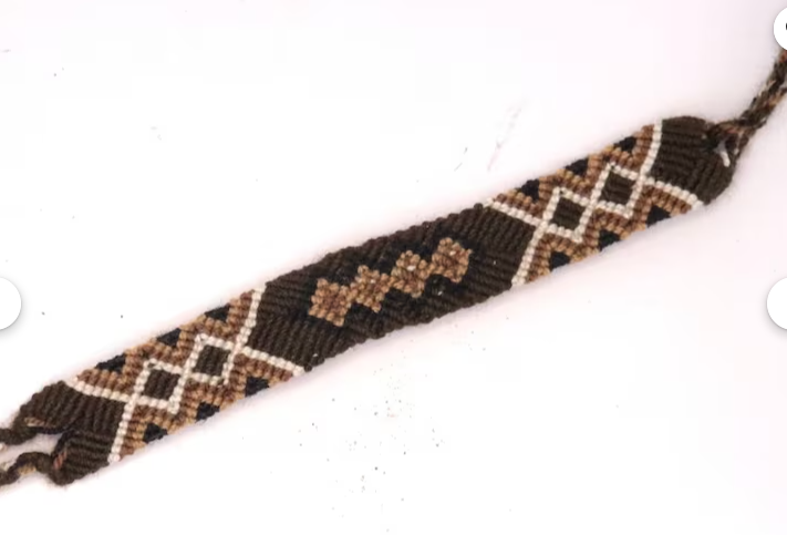 Wayuu Bracelet. Handmade Weaved Adjustable Bracelet in Beige and Brown. Eco Friendly, Natural Fiber Accessories, Organic Bracelet.