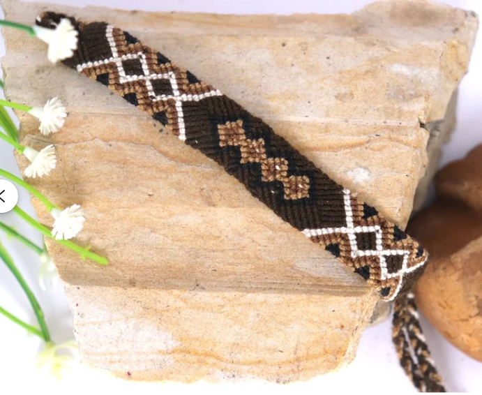 Wayuu Bracelet. Handmade Weaved Adjustable Bracelet in Beige and Brown. Eco Friendly, Natural Fiber Accessories, Organic Bracelet.