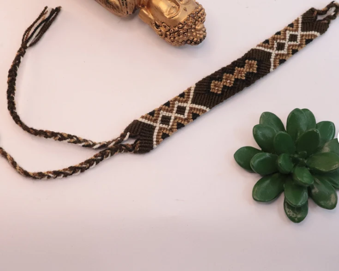 Wayuu Bracelet. Handmade Weaved Adjustable Bracelet in Beige and Brown. Eco Friendly, Natural Fiber Accessories, Organic Bracelet.