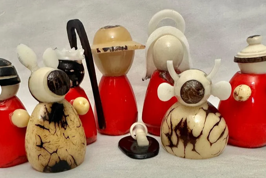 Tagua Nativity Set red and beige Nativity Set Handmade in Tagua | Nativity figurines | Christmas Nativity | Nativity Scene from Colombia