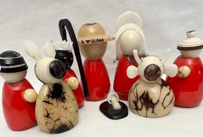 Tagua Nativity Set red and beige Nativity Set Handmade in Tagua | Nativity figurines | Christmas Nativity | Nativity Scene from Colombia