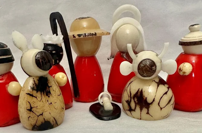 Tagua Nativity Set red and beige Nativity Set Handmade in Tagua | Nativity figurines | Christmas Nativity | Nativity Scene from Colombia