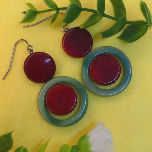 Tagua Earrings Circle Shaped in Red and Green Color.
